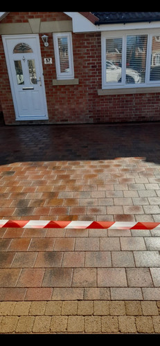 Wet look driveway sealer block